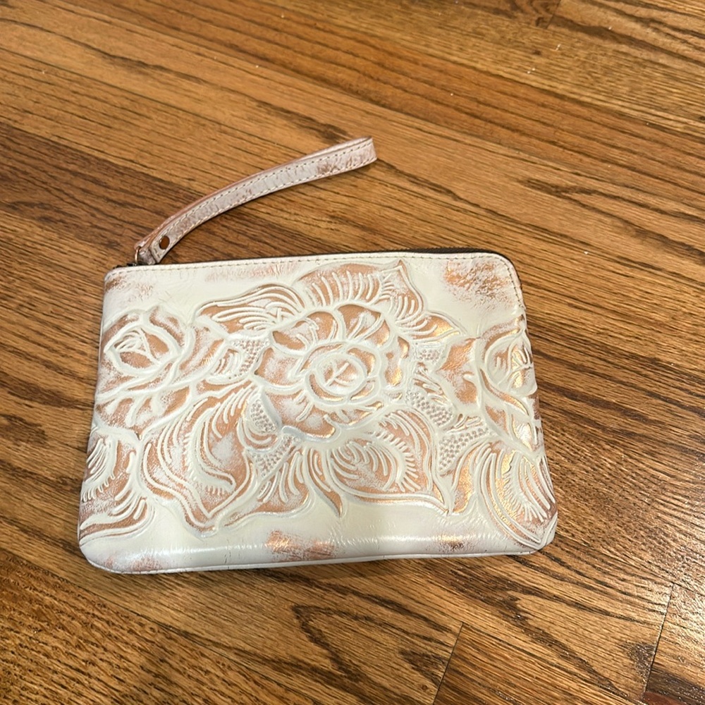 PATRICIA NASH CASSINI RATTAN TOOL ROSE LEATHER WRISTLET